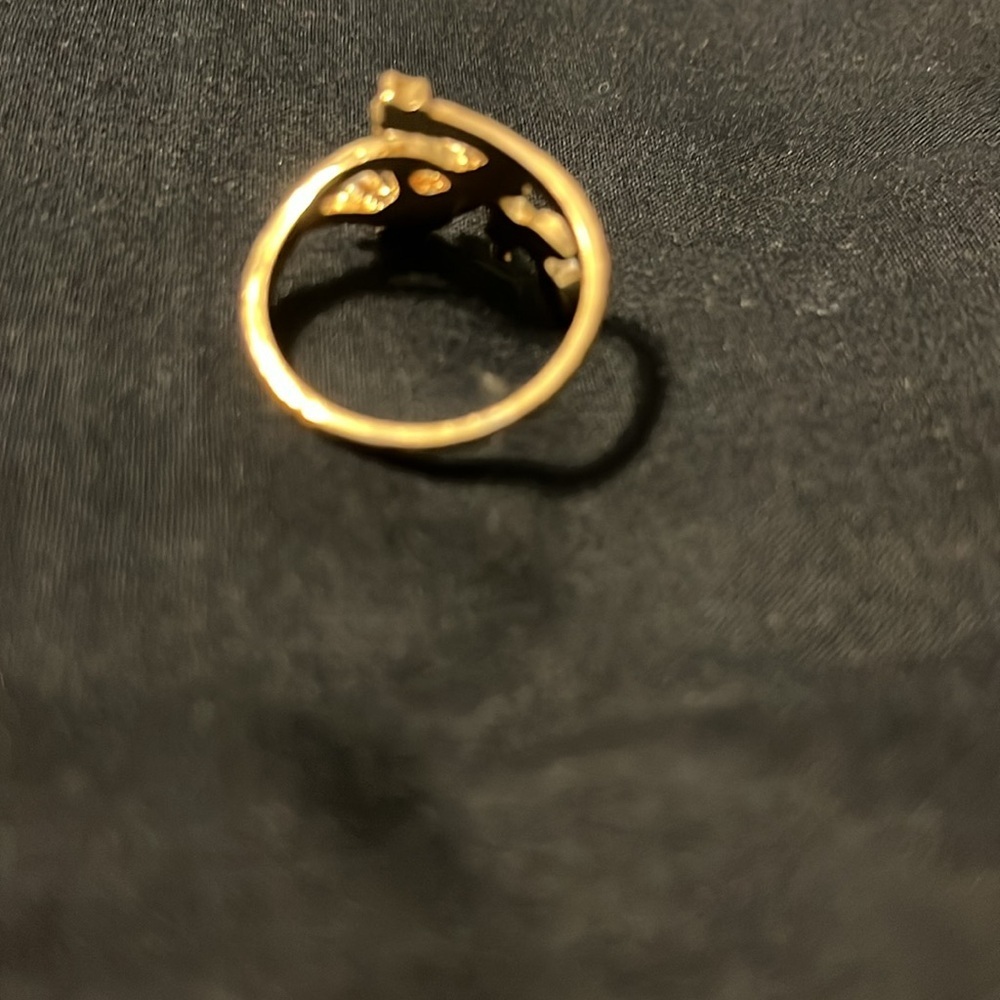 Size 10 Gold Floral Ring (Costume Jewelry) - Picture 2 of 4